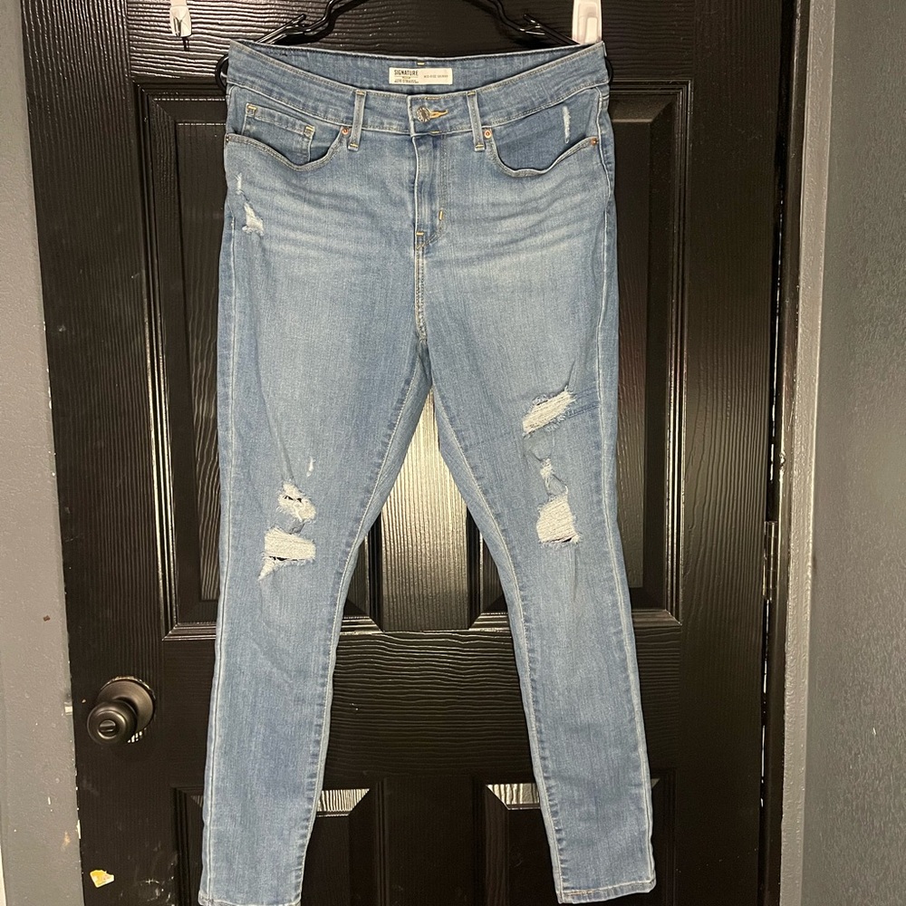 Stylish Blue Distressed Women's Jeans